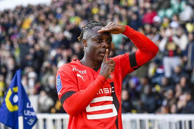 三亿体育体育亚洲官网-里昂中场传控精准，打破对手铁桶防线的简单介绍