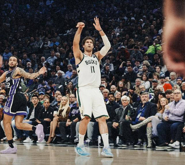 关于雄鹿惨遭黄蜂逆转:字母哥的个人表现未能带领球队胜出的信息 关于雄鹿惨遭黄蜂逆转:字母哥的个人表现未能带领球队胜出的信息