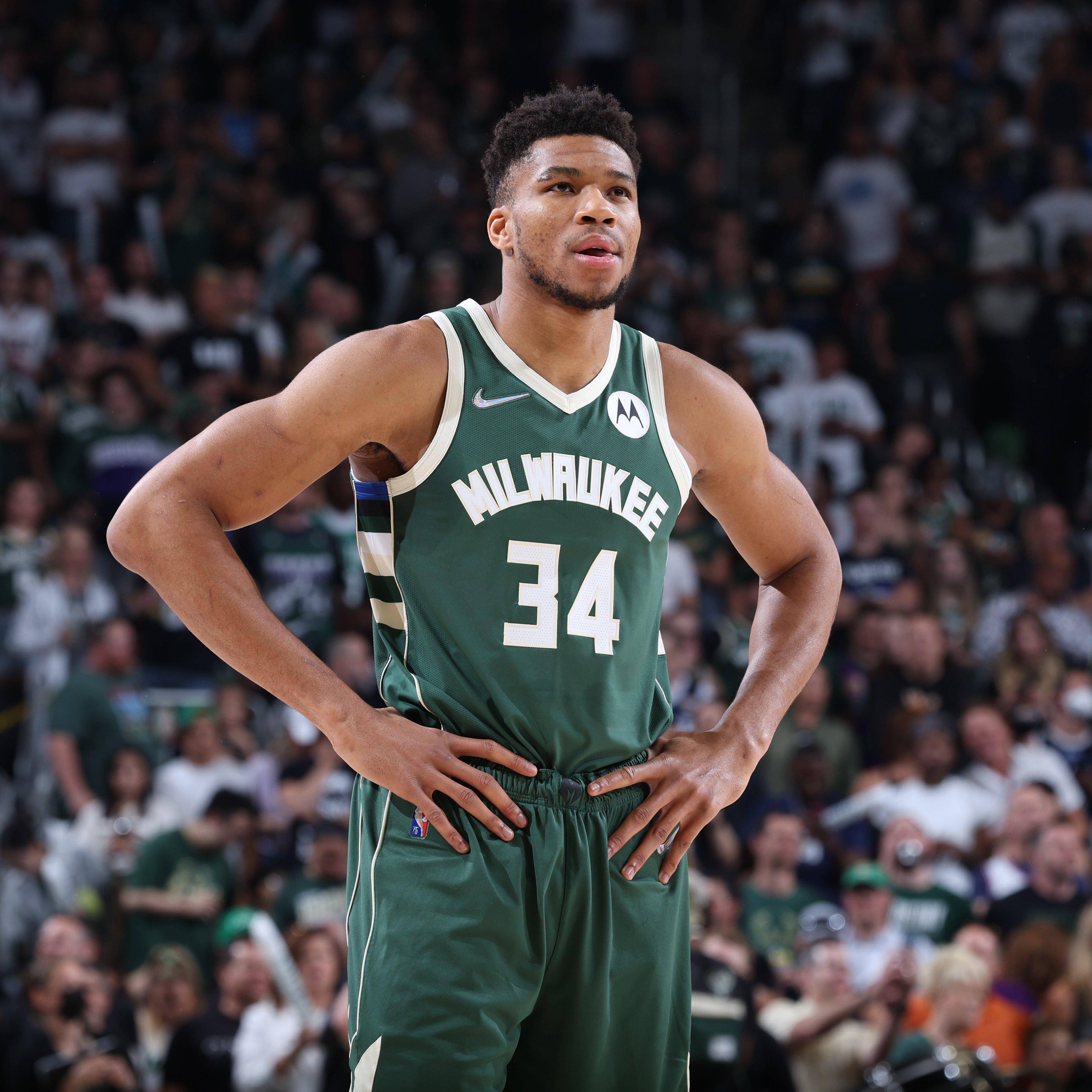 关于雄鹿惨遭黄蜂逆转:字母哥的个人表现未能带领球队胜出的信息 关于雄鹿惨遭黄蜂逆转:字母哥的个人表现未能带领球队胜出的信息