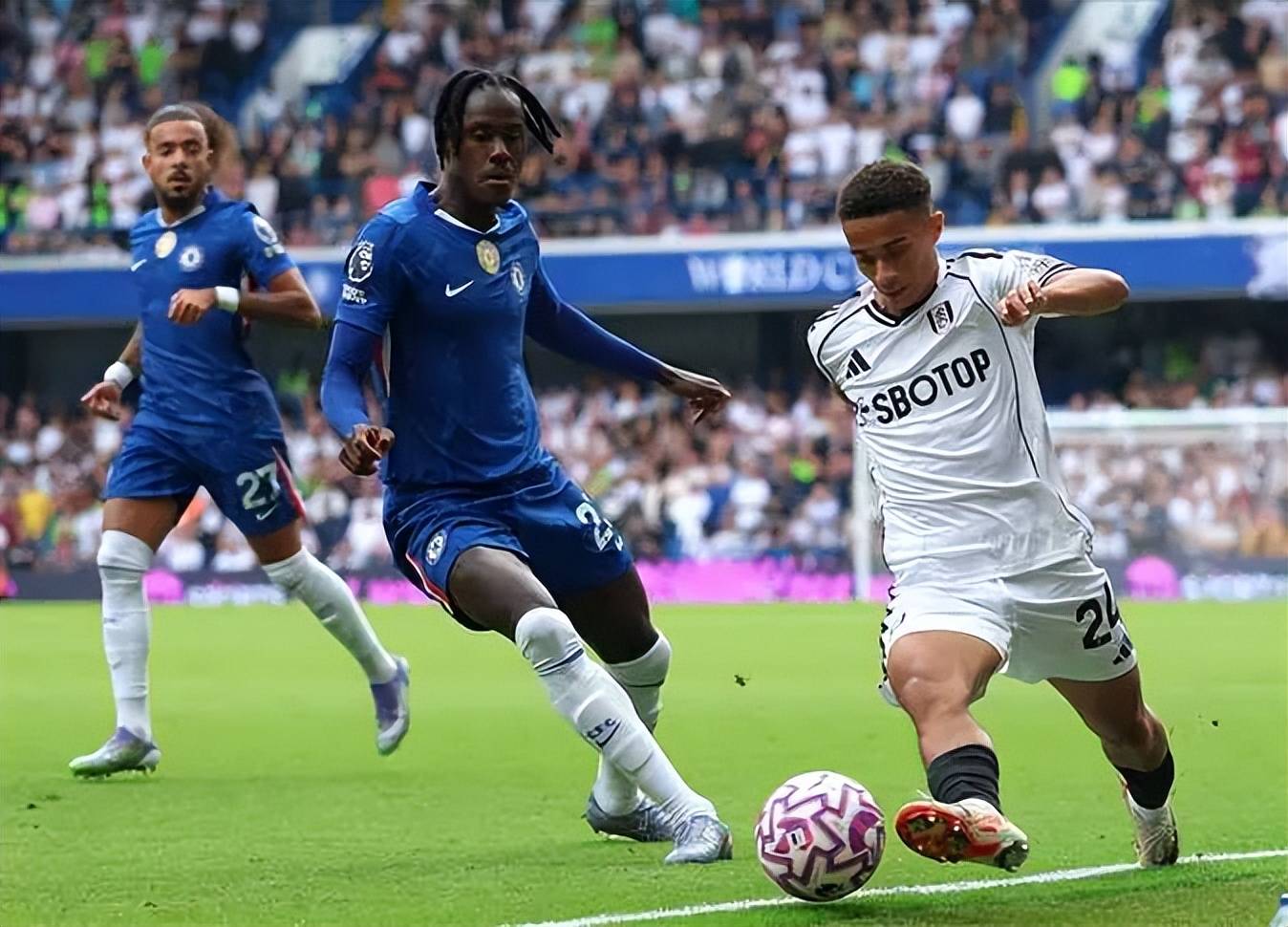 切尔西防线稳固，零失球获胜