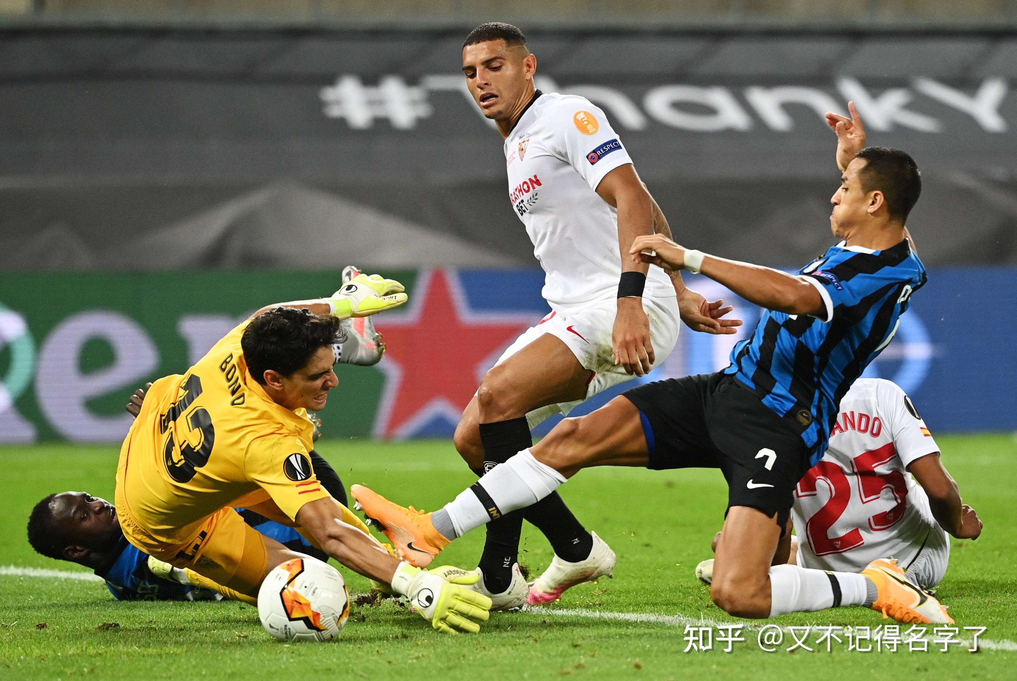 尤文图斯做客大胜AC米兰，缩小积分差距