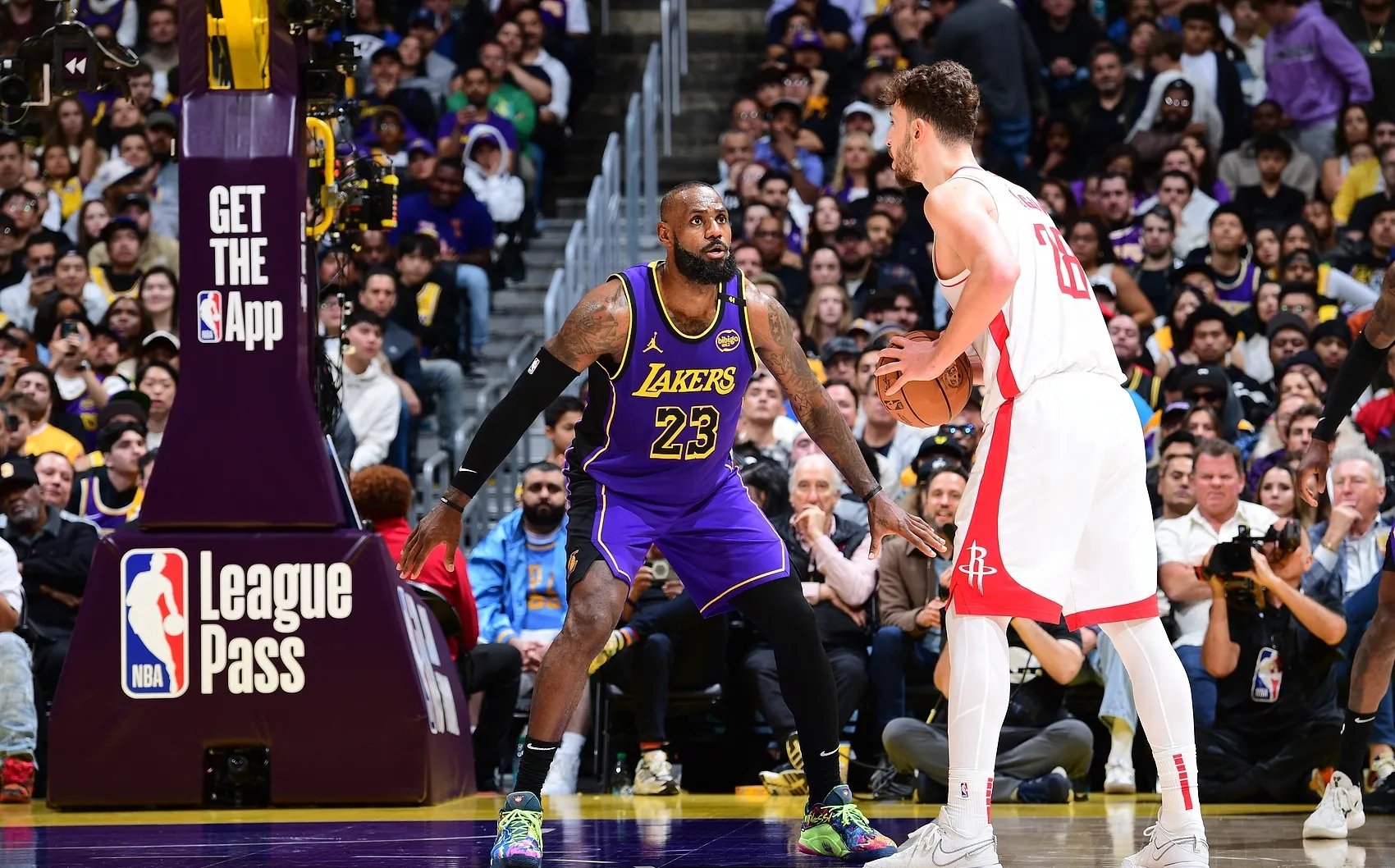 火箭主场惨败湖人,遭遇三连败的简单介绍 火箭主场惨败湖人,遭遇三连败的简单介绍