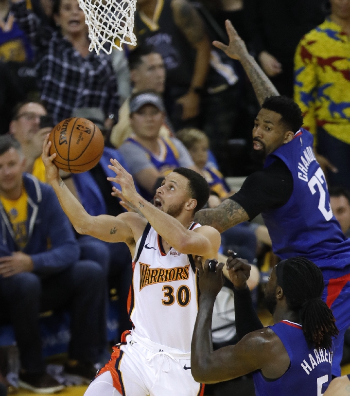 三亿体育体育官网-勇士轻取魔术，登顶西部排行