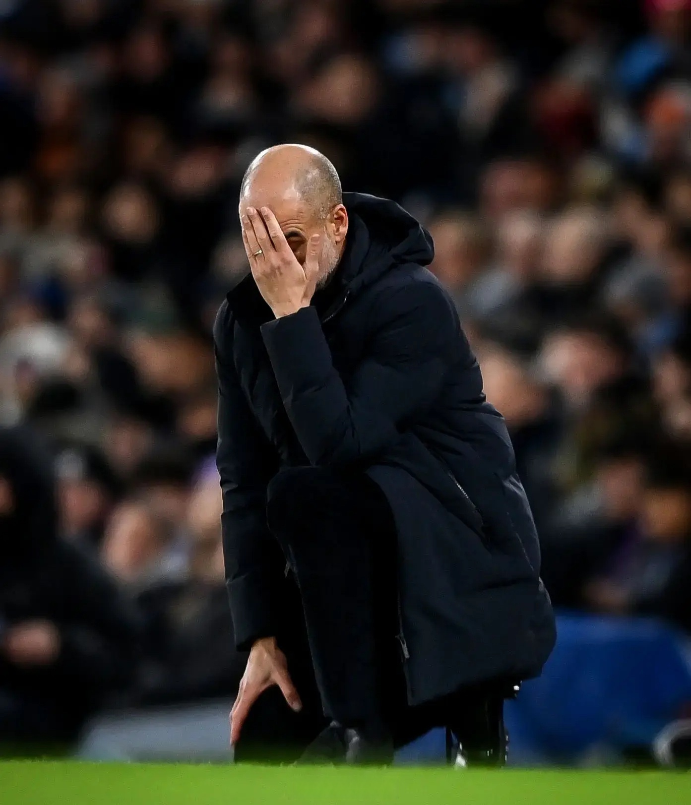 曼城客场失利,连败情况严峻 曼城客场失利,连败情况严峻