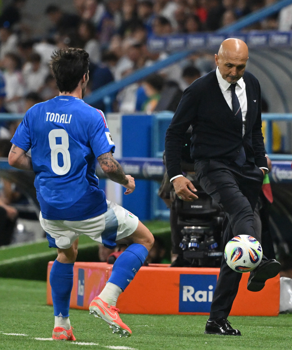 三亿体育体育注册-英格兰再胜摩尔多瓦，继续领跑