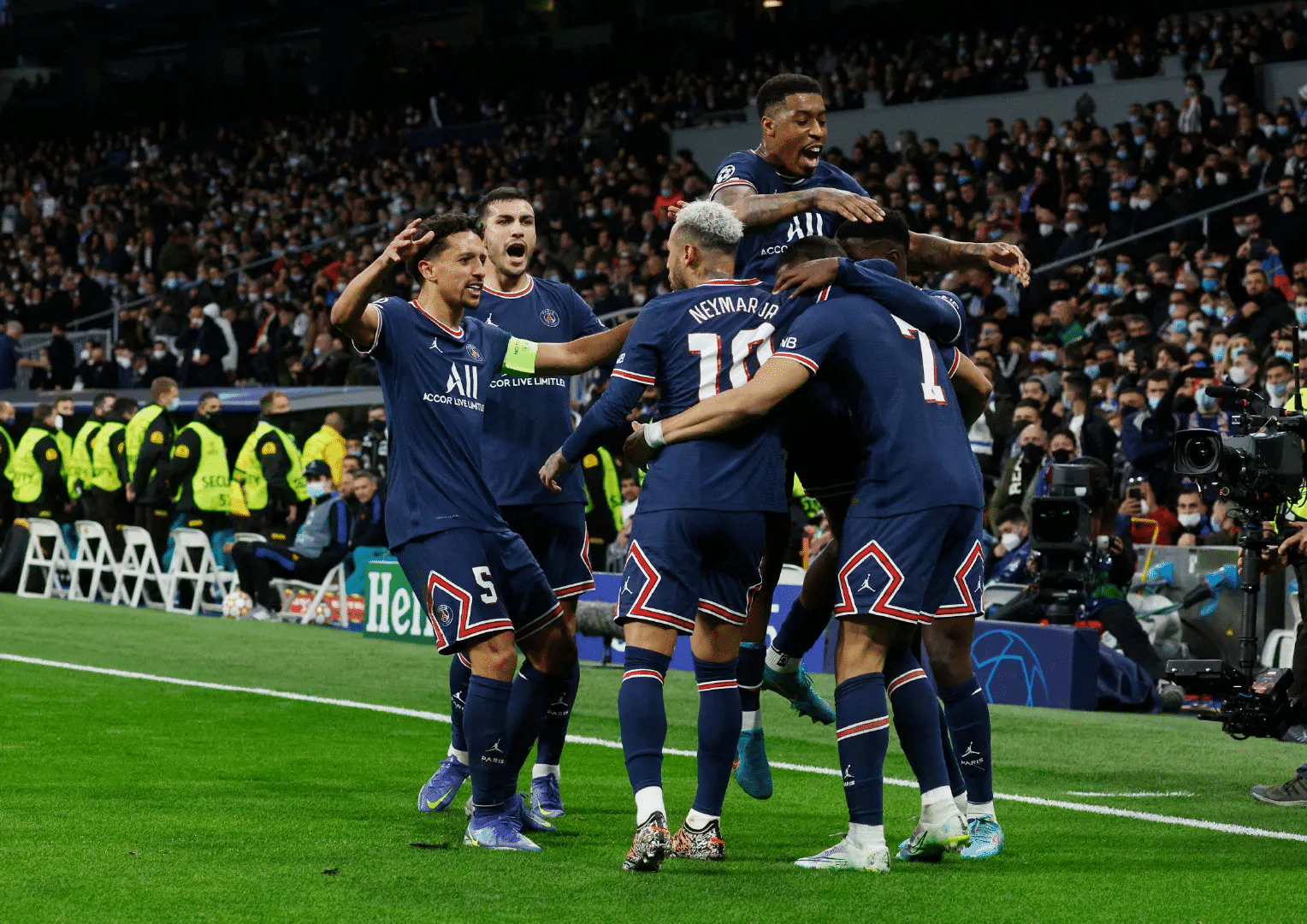 关于巴黎圣日耳曼大比分战胜对手的信息 关于巴黎圣日耳曼大比分战胜对手的信息